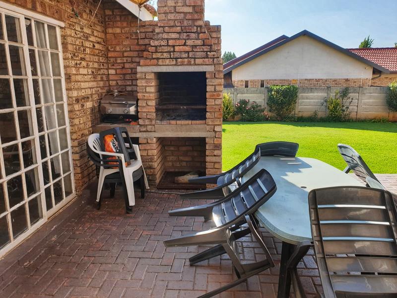 4 Bedroom Property for Sale in Miederpark North West